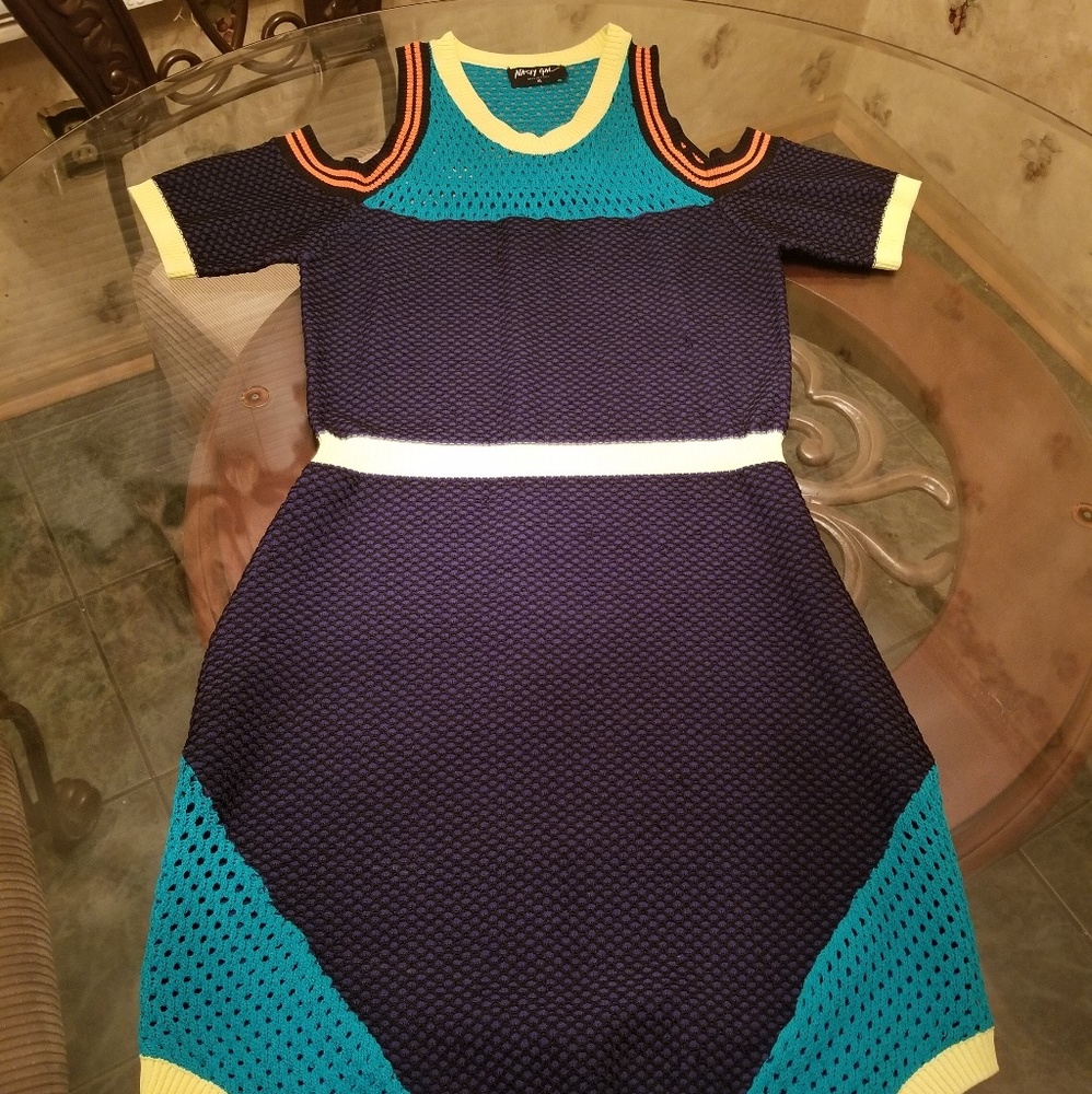 Dress - Picture 5 of 7